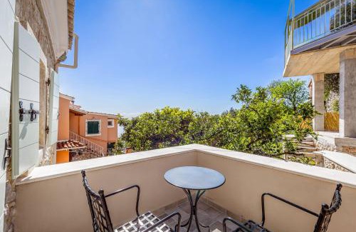 Lakones Apartment | Courtyard Cottage Corfu