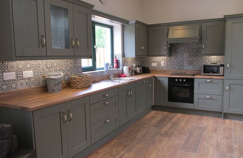 Killarney Cottage | Courtyard cottage overlooking lakes, Killarney.