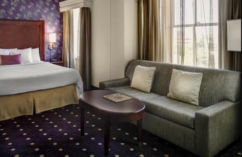 Country Club Plaza Area Hotel | Courtyard Kansas City Country Club Plaza