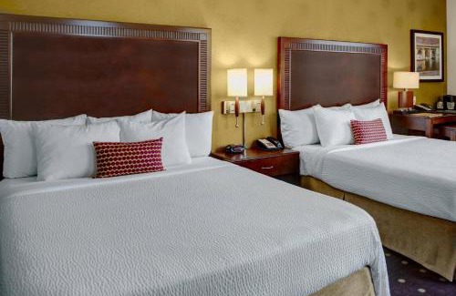 Country Club Plaza Area Hotel | Courtyard Kansas City Country Club Plaza