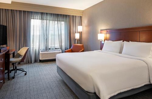 Harbor Hotel | Courtyard Long Beach Airport