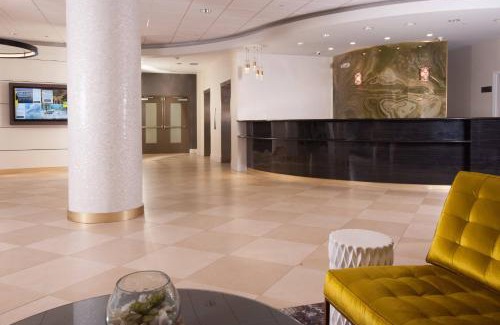 Coral Gables Section Hotel | Courtyard Miami Coral Gables