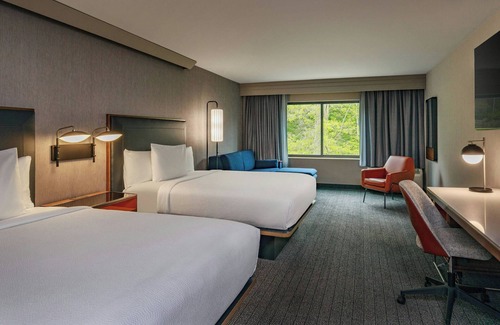 Oneonta Hotel | Courtyard Oneonta