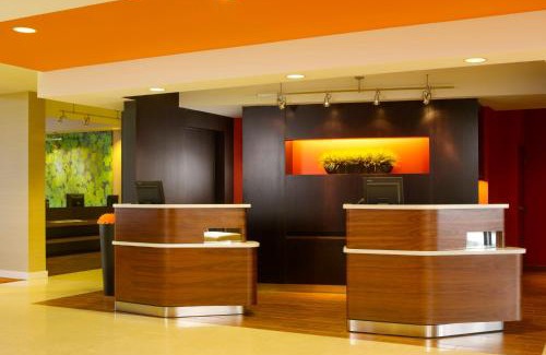 Oxford Valley Hotel | Courtyard Philadelphia/Langhorne