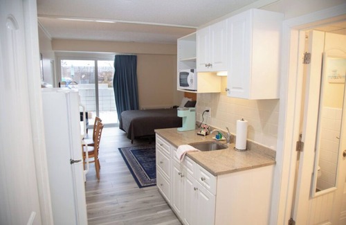 Hyannis Hotel | Courtyard Resort