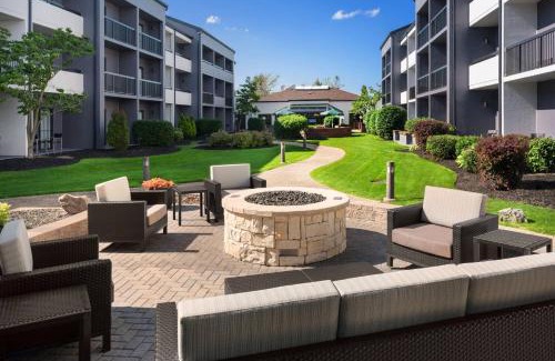 East Syracuse Hotel | Courtyard Syracuse Carrier Circle