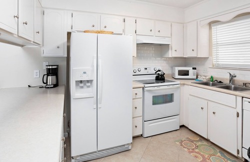Saint Simons Island Condo | Courtyard Villa C-1 2 bed/1.5 bath townhouse on south end of SSI