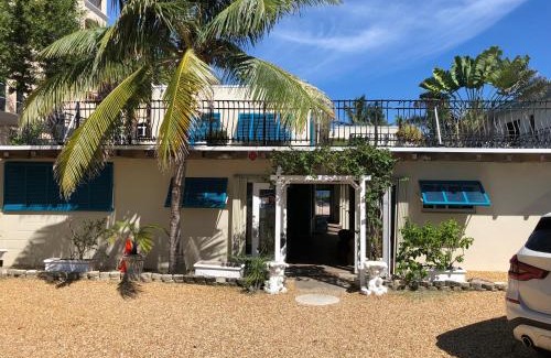 East Fort Lauderdale Hotel | Courtyard Villa Hotel