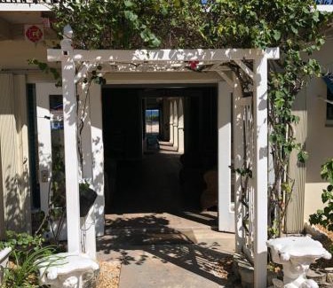 East Fort Lauderdale Hotel | Courtyard Villa Hotel