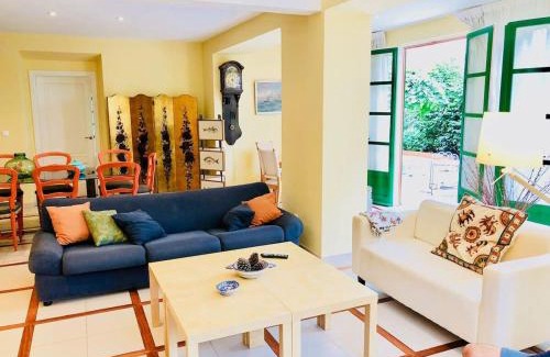 Covas Ski Chalet | Covas Seabreeze Cottage