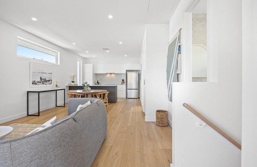 Glenelg North Apartment | Cove at Palmstone - 2BR, Parking, Wifi