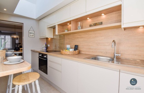 Weymouth Cottage | Cove Cottage - Brewers Quay Harbour