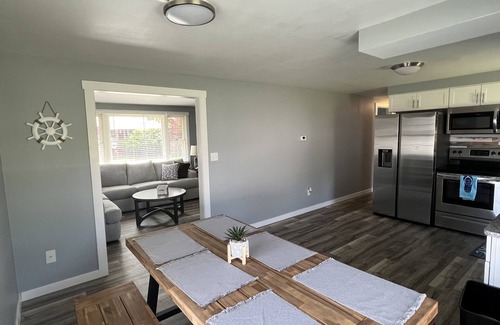 Sandusky House | COVE DISTRICT HOUSE WITH VIEW OF CEDAR POINT