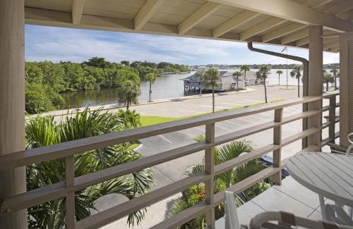 Old Naples Hotel | Cove Inn on Naples Bay