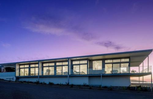 Penneshaw Apartment | Cove Landing Marina Apartments CL03-Apt:2,3 Sleeps 8