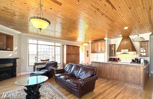 Maynardville House | Cove Manor - Lake front with Dock