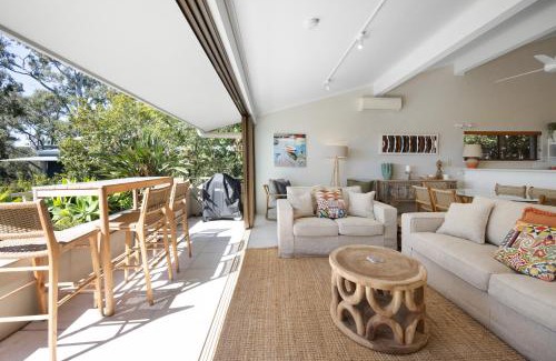 Noosa Heads House | Cove Point 5 Stylish Cove Escape