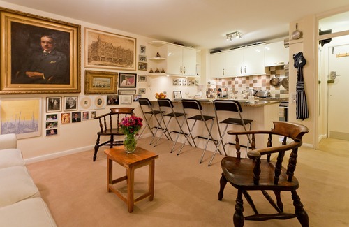 Soho Apartment | Covent Garden 1-bed, Sleeps 6, Family- & Office-Friendly, Quiet/NCS