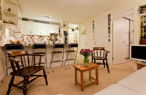 Soho Apartment | Covent Garden 1-bed, Sleeps 6, Family- & Office-Friendly, Quiet/NCS
