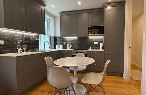 Covent Garden Apartment | Covent Garden 2-Bed Apt, Sleeps 6, 4 Mins to Tube