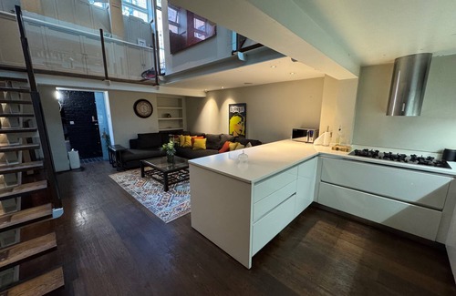 Covent Garden Apartment | Covent Garden 3-Bed Apt, Sleeps 10, 3 mins to Tube