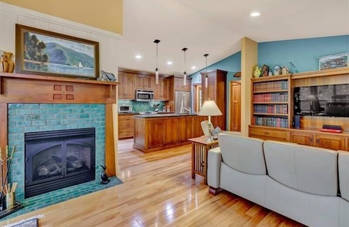 Huddleston House | Covered Boat Slip! Beautiful Craftsman Home w/Great Dock! Come Visit "Charlie's Treehouse"!