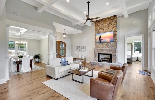 Six Mile House | Coveside Lane