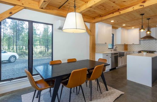 Sunriver House | COVI97 - Updated Backyard and Hot Tub