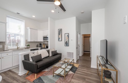 Covington Condo | Covington Charm 201 | Minutes from attractions!