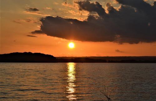 Centre Hotel | Cowan Creek Lodges