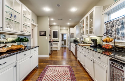 Fort Worth Cultural District House | Cowboy Casa- In the heart of it all!