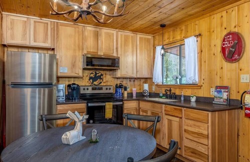 Greer Cabin | Cowboy Casita (Cabin 102)