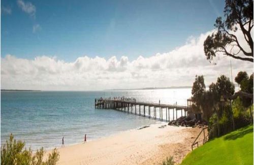 Cowes Apartment | Cowes Beachfront Retreat