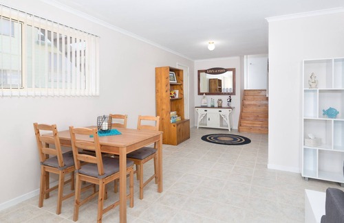 Cowes House | Cowes Rest 'n' Relax - great property for a family or two
