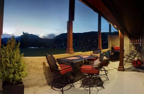 Lake Cowichan Apartment | Cowichan is calling you out to PLAY!