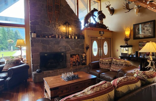 Packwood Hotel | Cowlitz River Lodge