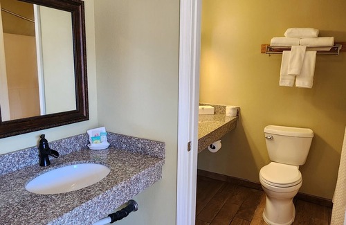 Packwood Hotel | Cowlitz River Lodge