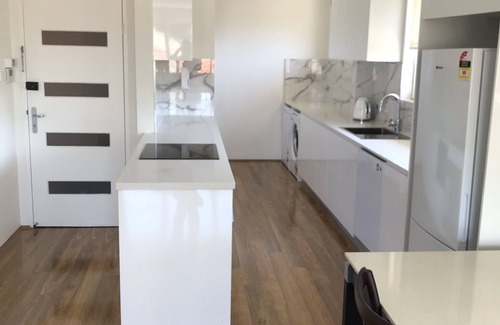 Randwick Apartment | Cowper Apartment -Close to Beach and City