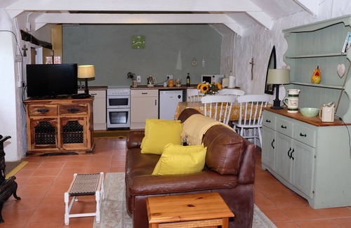 Grade House | Cowshed Cottage located nr Kynance cove