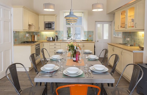 Salcombe Cottage | COXSWAINS WATCH, family friendly, with a garden in Salcombe