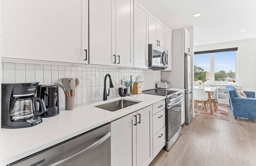 Kingfield Apartment | Coze Studio Unit Near Downtown MN and Airport