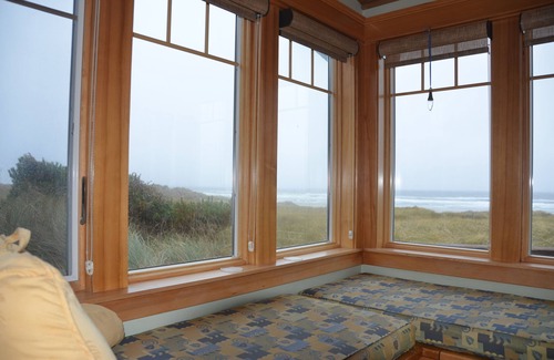 Manzanita House | COZEYS! Manzanita's Splendid Oceanfront Beach Home Single Story MCA # 1527