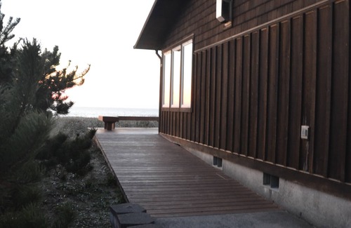 Manzanita House | COZEYS! Manzanita's Splendid Oceanfront Beach Home Single Story MCA # 1527