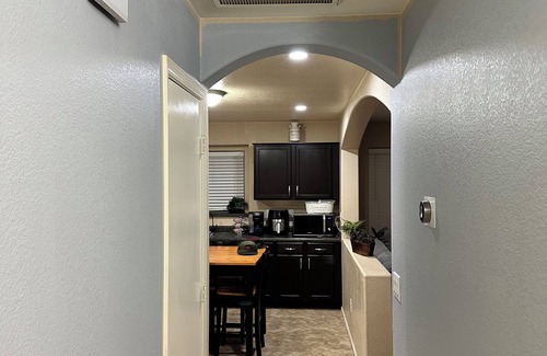 Maricopa House | Cozi 3 bedroom with pool table and full bar