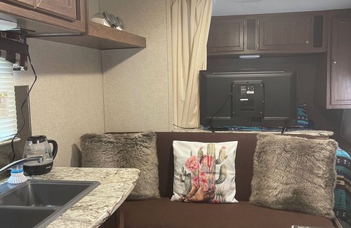 Eagle Pass House | Cozy 1 1/2-bedroom caravan with WiFi, AC in nice Eagle Pass