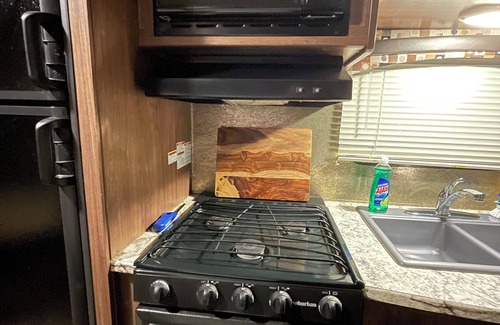 Eagle Pass House | Cozy 1 1/2-bedroom caravan with WiFi, AC in nice Eagle Pass