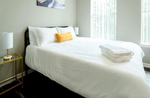 Legacy Park Apartment | Cozy 1,100sf apartment in the heart of Legacy