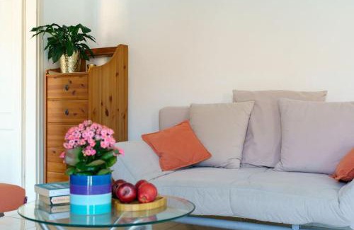 Donji Stoliv Apartment | Cozy 1 bd a stone throw from sea