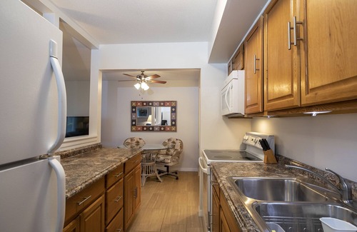Sarasota Condo | Cozy 1 bed beach condo on beautiful Lido Beach!