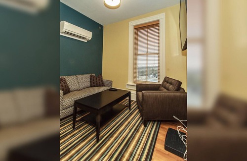 St. Clairsville House | Cozy 1 Bed minutes from Wheeling - 301